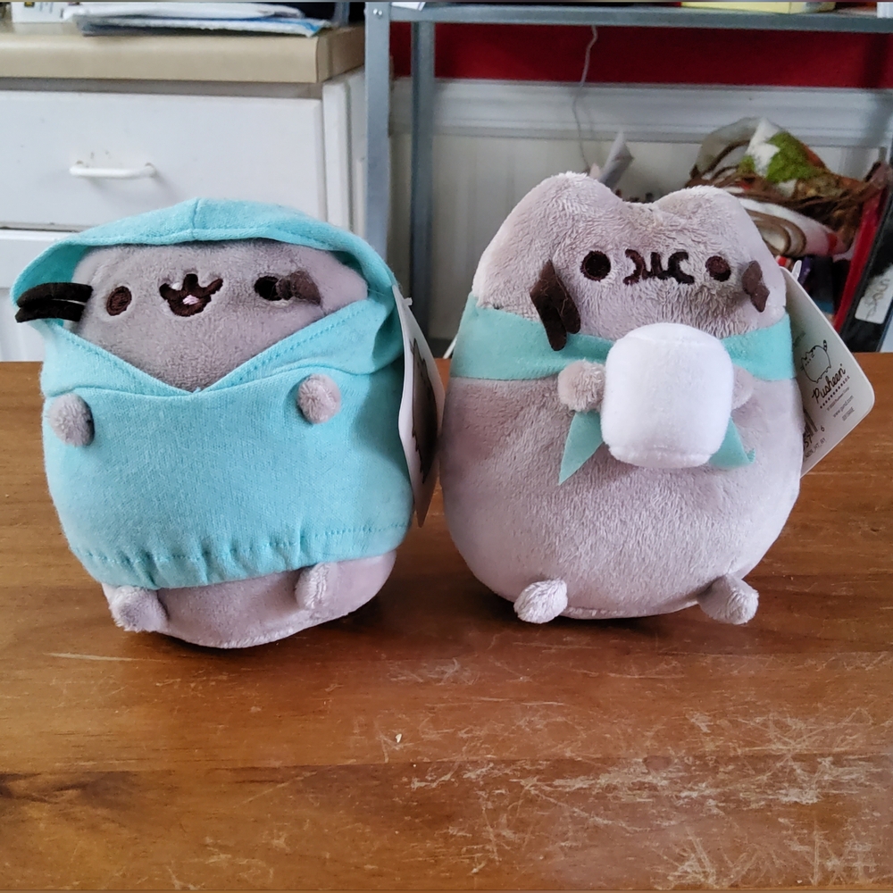 2 Pusheen Box Exclusive Plush Figures